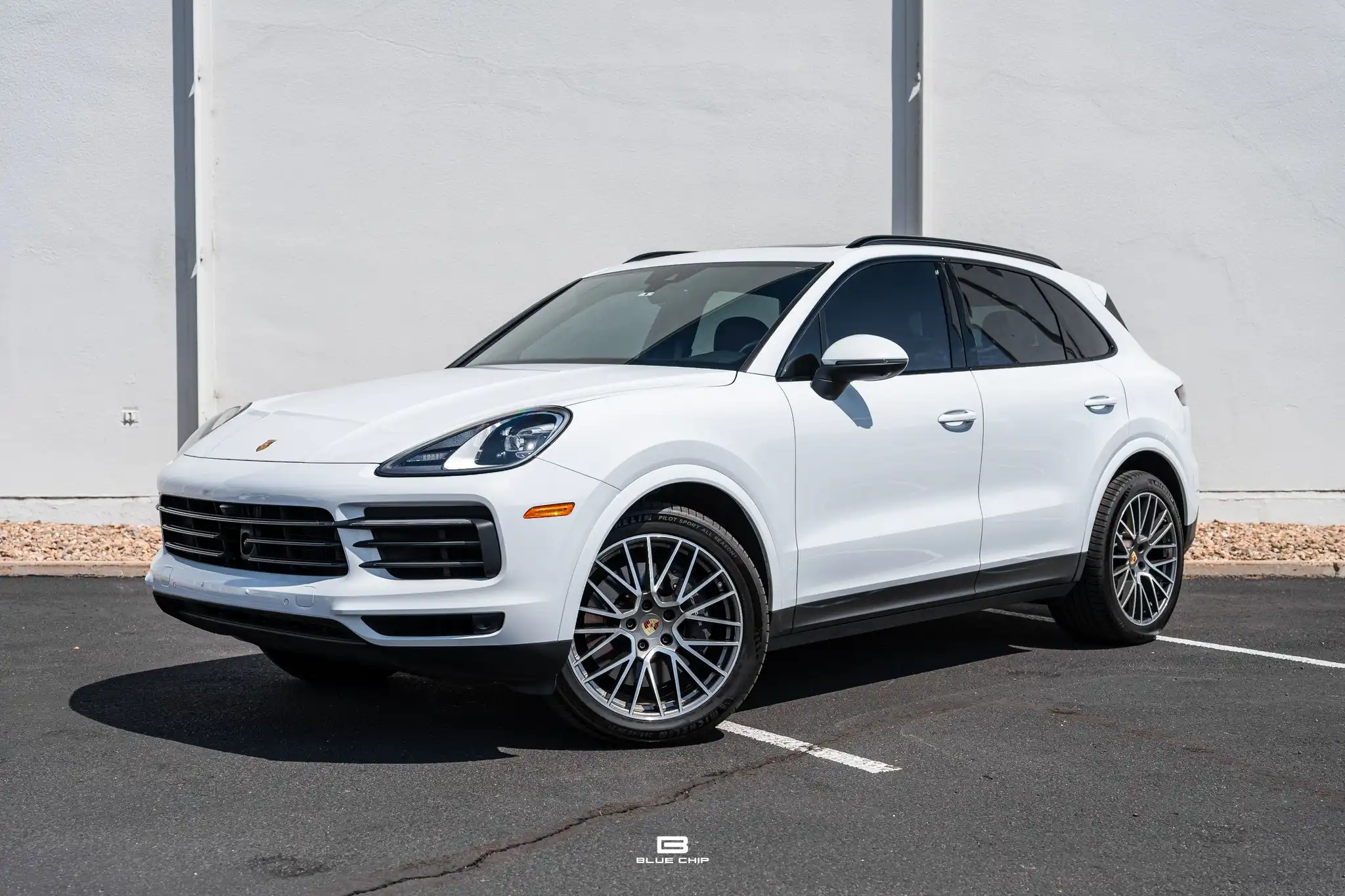 2023 Porsche Cayenne Platinum Edition's photo