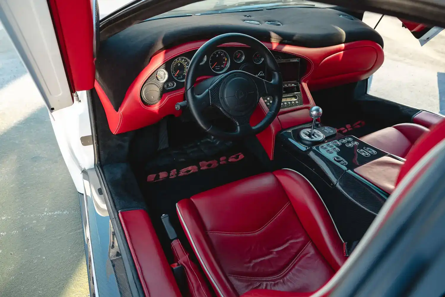 2001 Lamborghini Diablo's photo