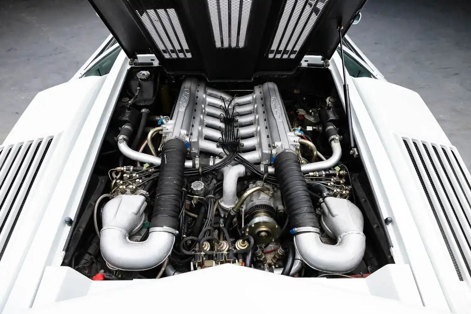 1989 Lamborghini Countach 25th Anniversary's photo