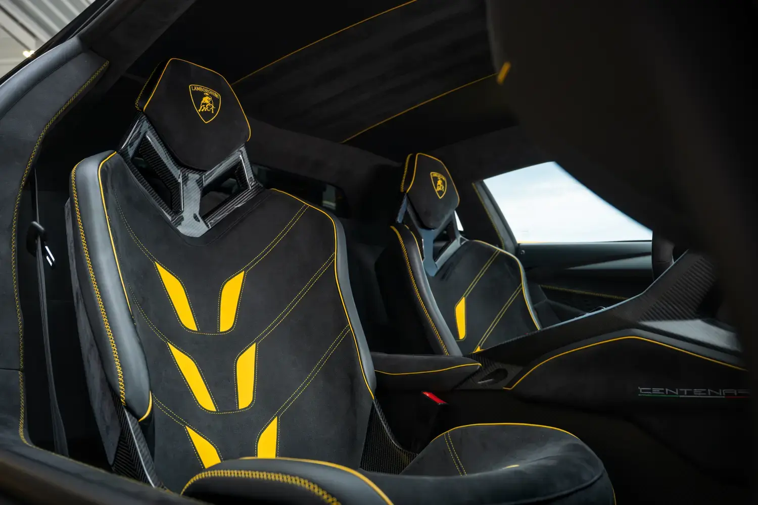 2017 Lamborghini Aventador Centenario photo 4