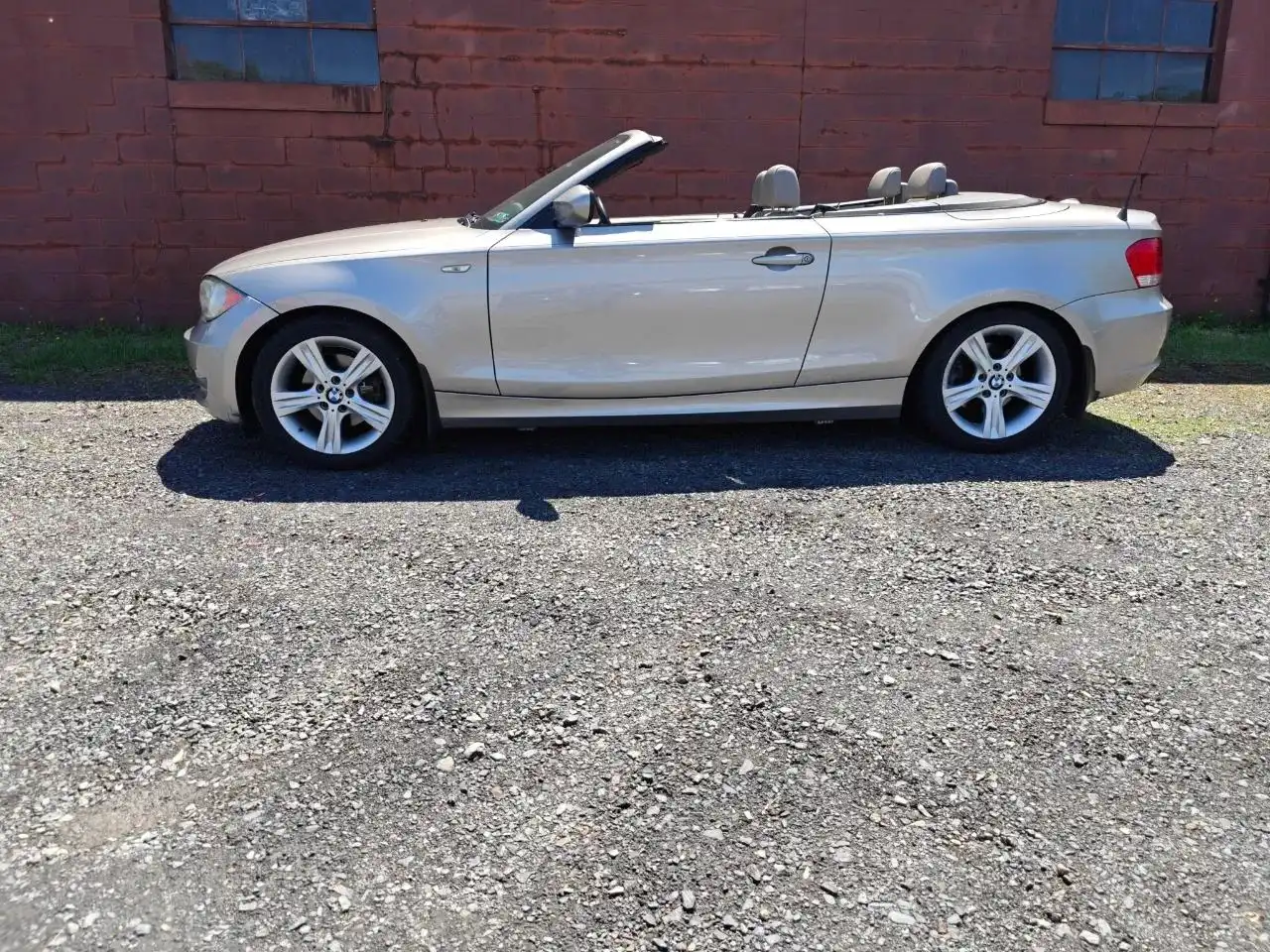 2010 BMW 1 Series 128i Convertible's photo