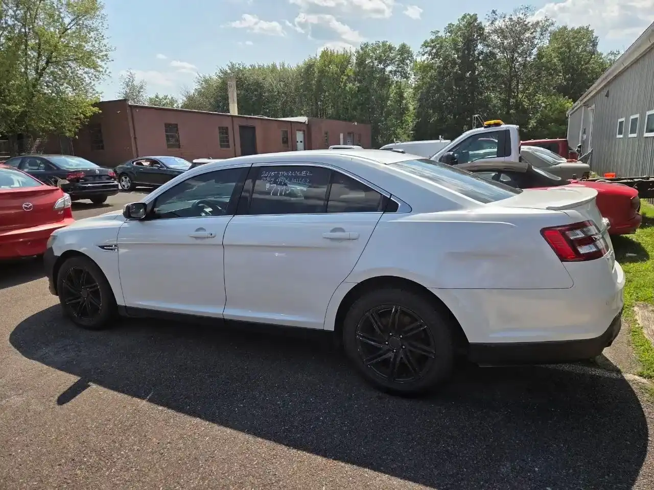 2015 Ford Taurus SEL FWD's photo