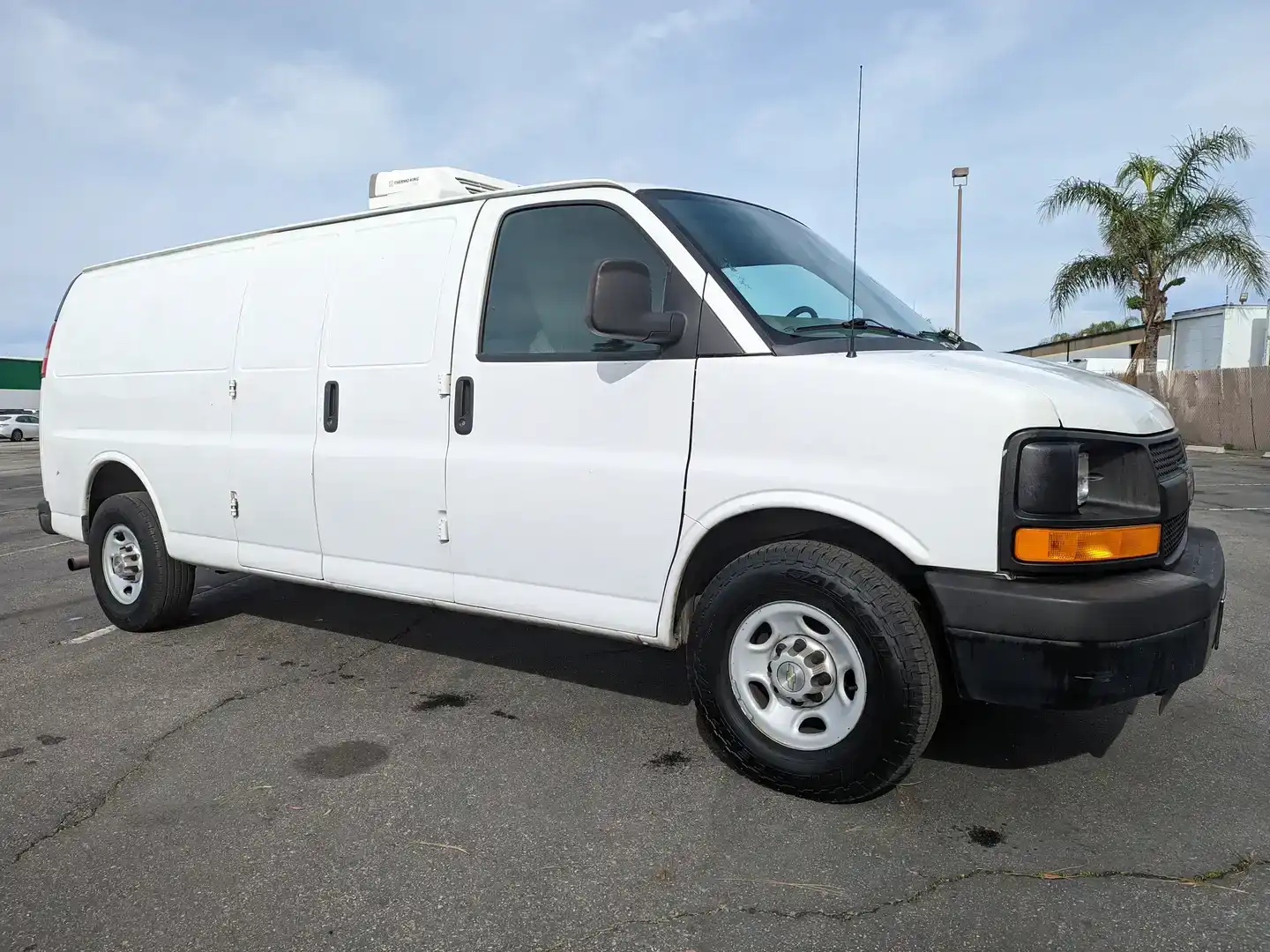 2013 Chevrolet Express Work Van 3500 Extended's photo