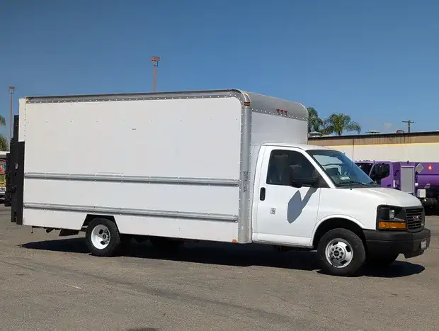 2012 GMC Savana's photo