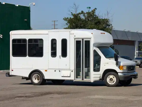 2007 Ford E-Series's photo