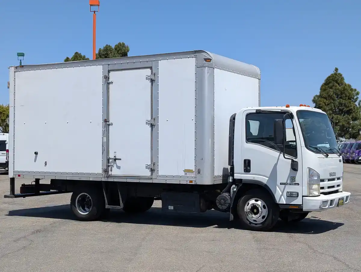 2012 Isuzu NPR-HD's photo
