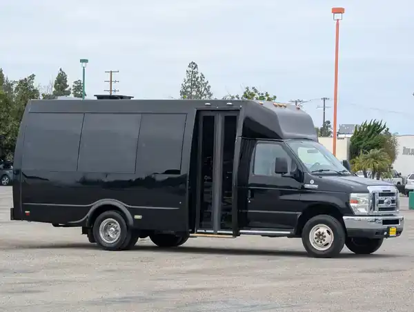 2012 Ford E-Series's photo