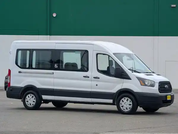 2017 Ford Transit 350 XL Wagon Med Roof Sliding Pass. 148's photo