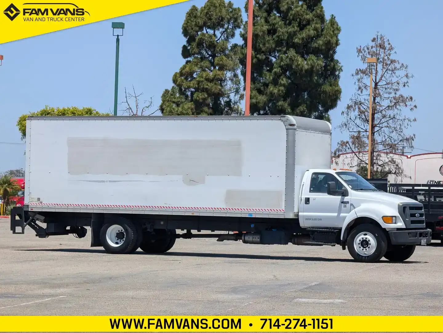 2013 Ford F-750 SD 26FT Box Truck's photo