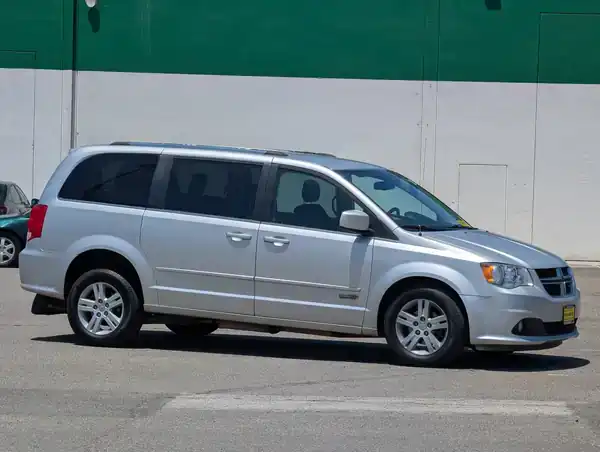2011 Dodge Grand Caravan Crew FWD's photo