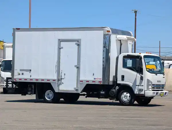 2014 Isuzu NPR's photo