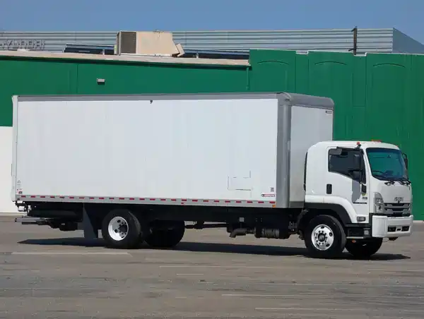 2024 Isuzu FTR's photo