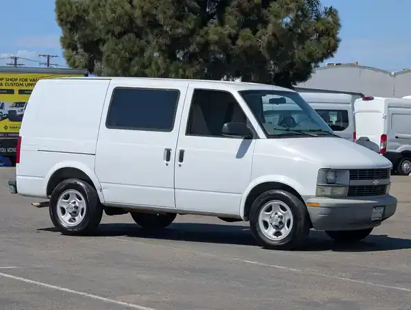 2005 Chevrolet Astro Base's photo