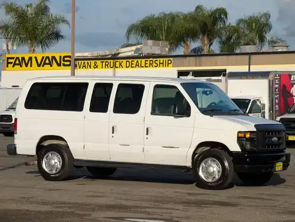 2014 Ford E-Series E-350 XL Super Duty's photo