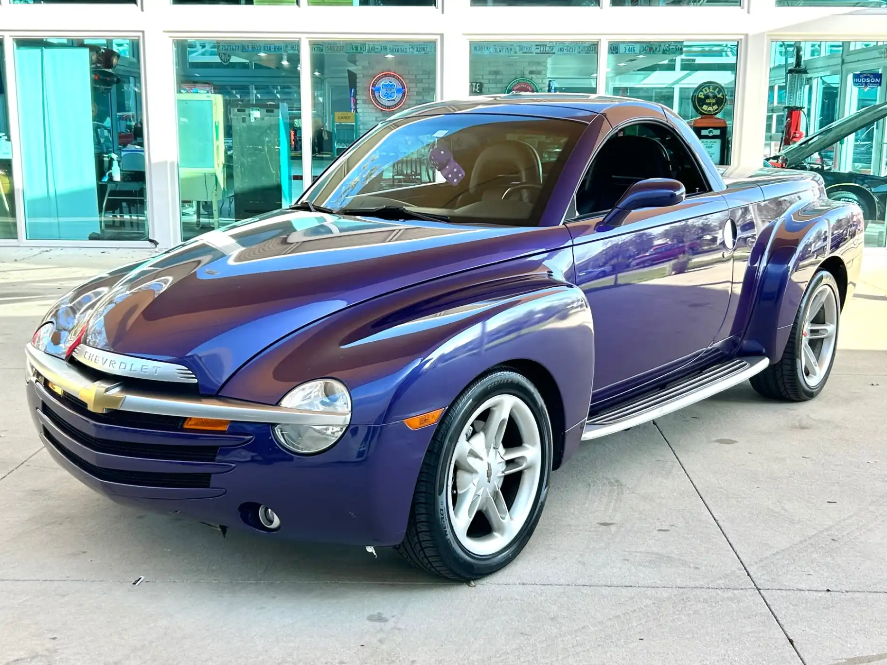 2004 Chevrolet SSR LS's photo