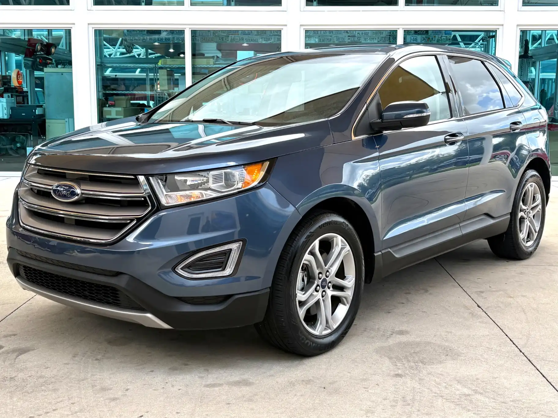 2018 Ford Edge Titanium's photo