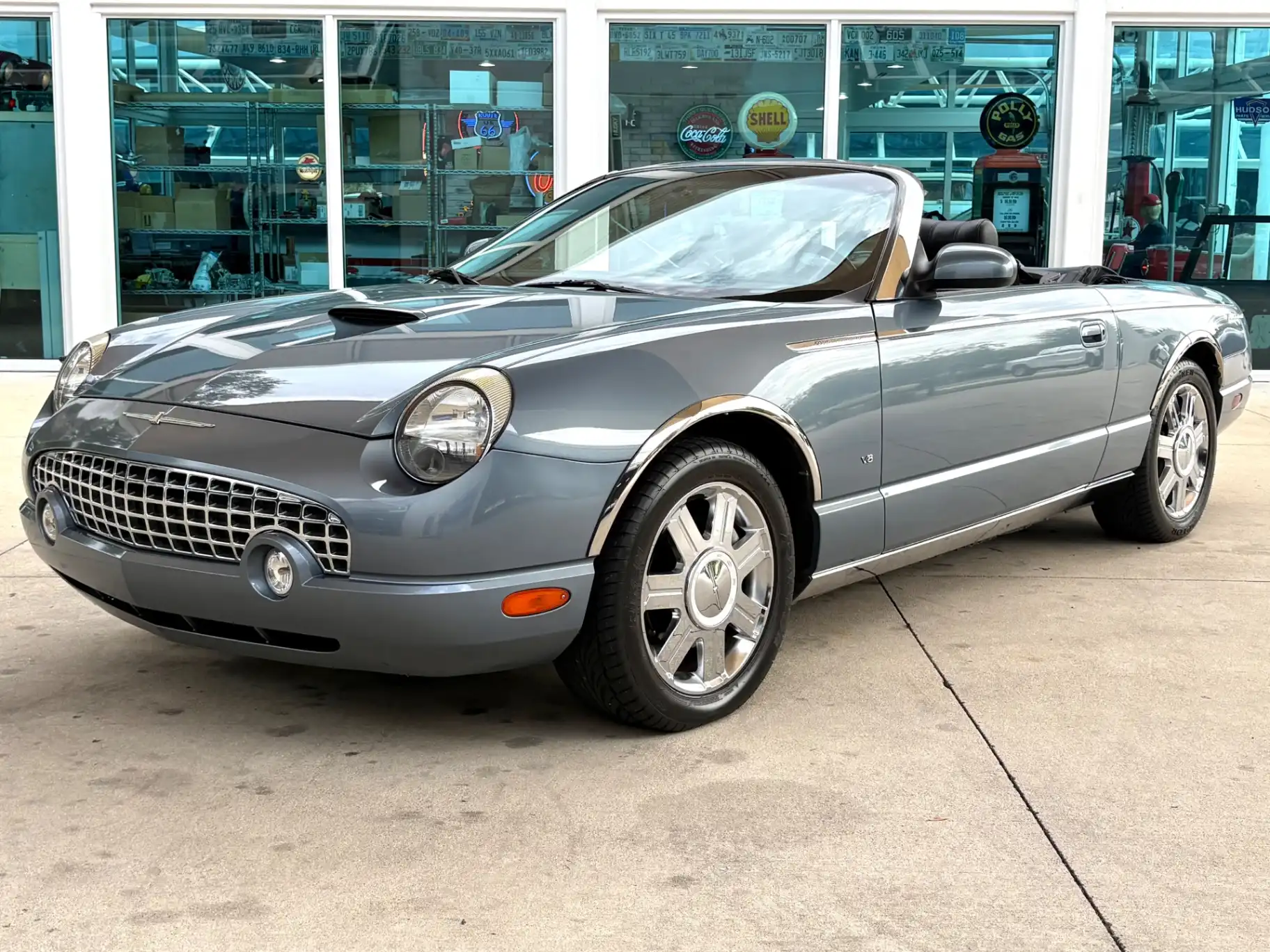 2005 Ford Thunderbird Deluxe's photo