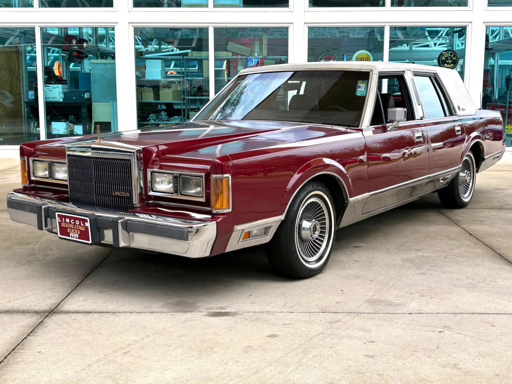 1989 Lincoln Town Car Signature Series's photo