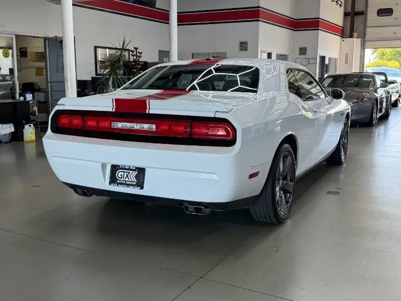 2012 Dodge Challenger SXT photo 3