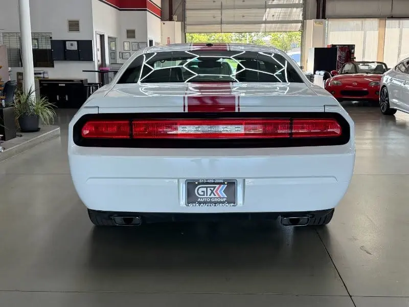 2012 Dodge Challenger SXT photo 4