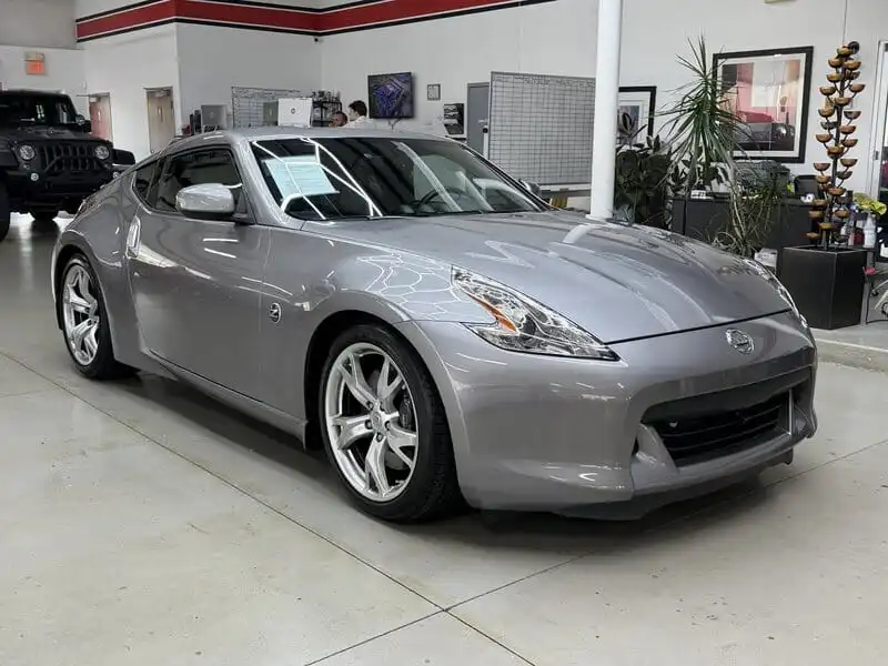 2009 Nissan 370Z Coupe Touring 7AT's photo