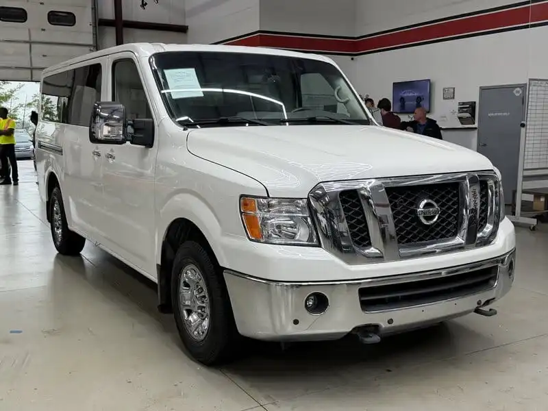 2016 Nissan NV 3500 SL V8's photo