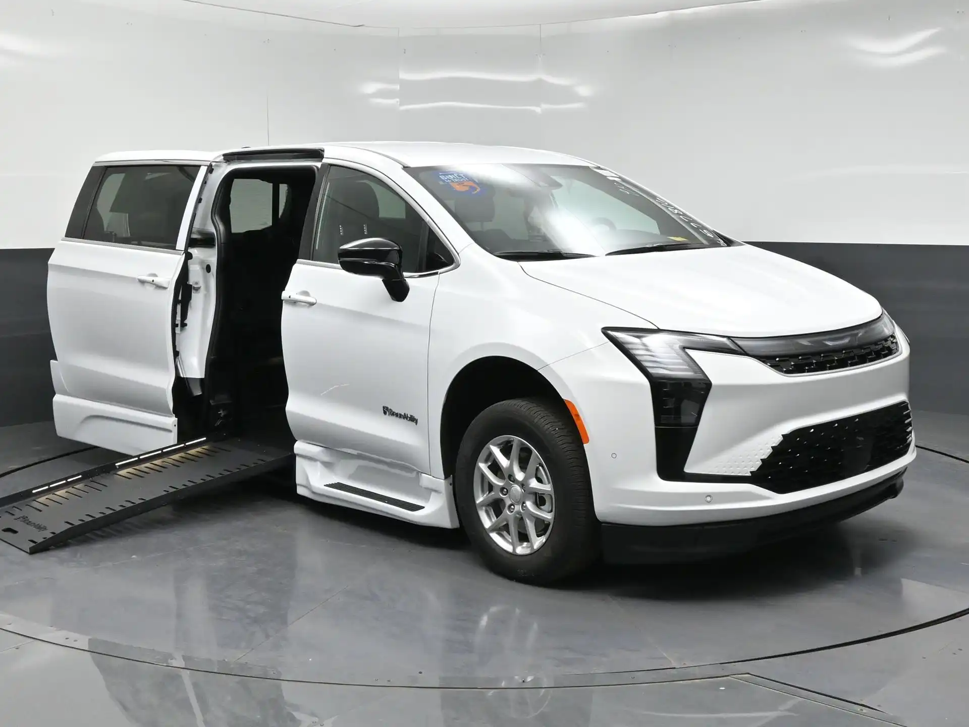 2027 Chrysler Pacifica Select's photo
