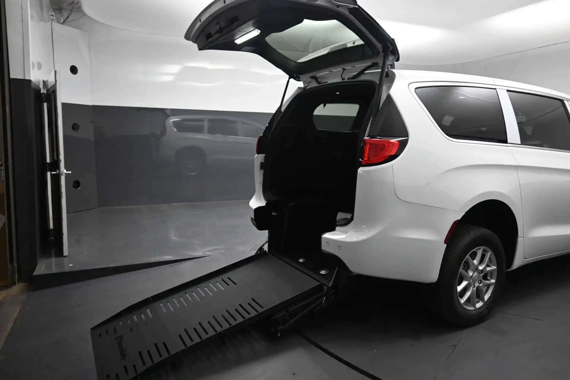 2026 Chrysler Voyager LX's photo