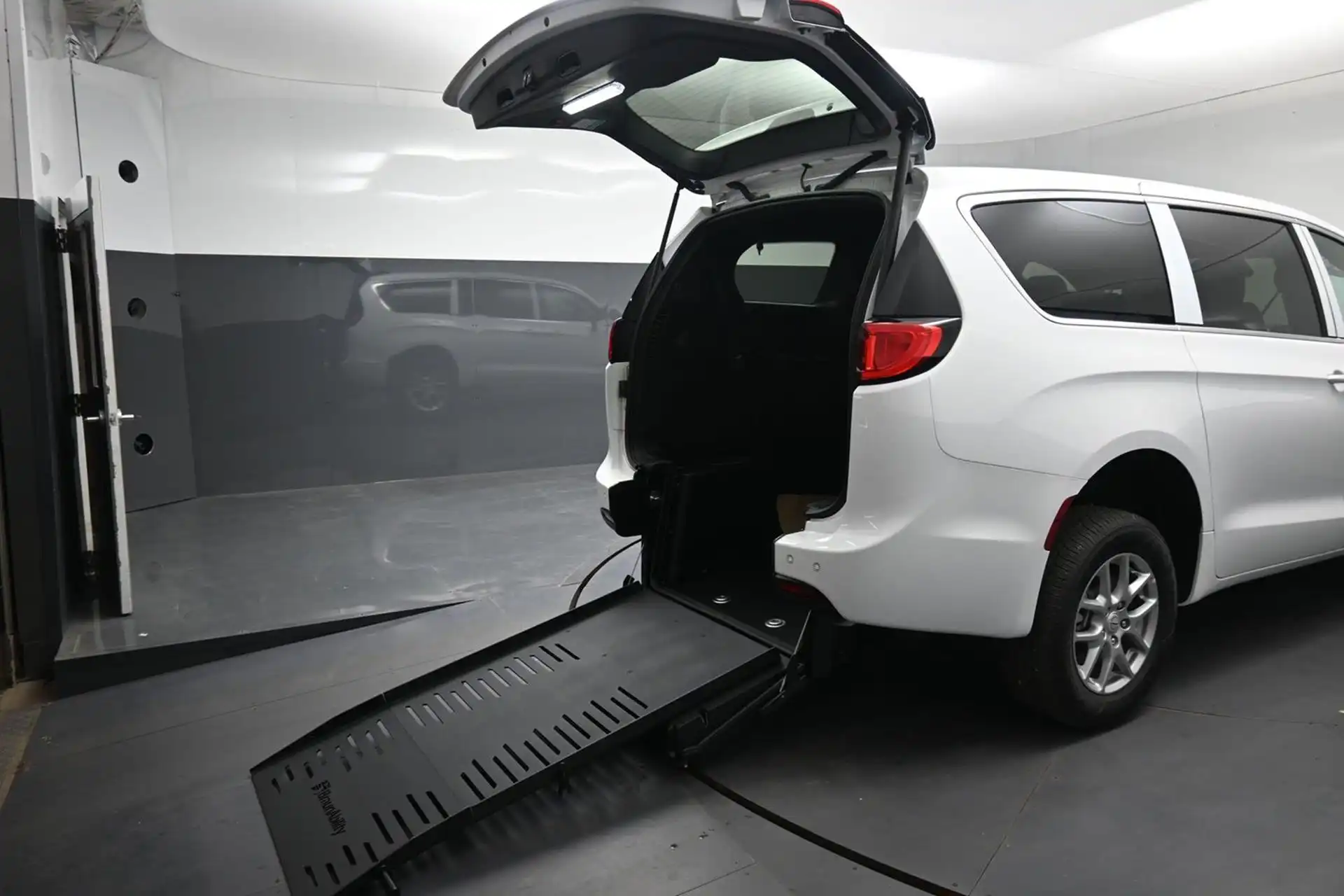 2026 Chrysler Voyager LX's photo