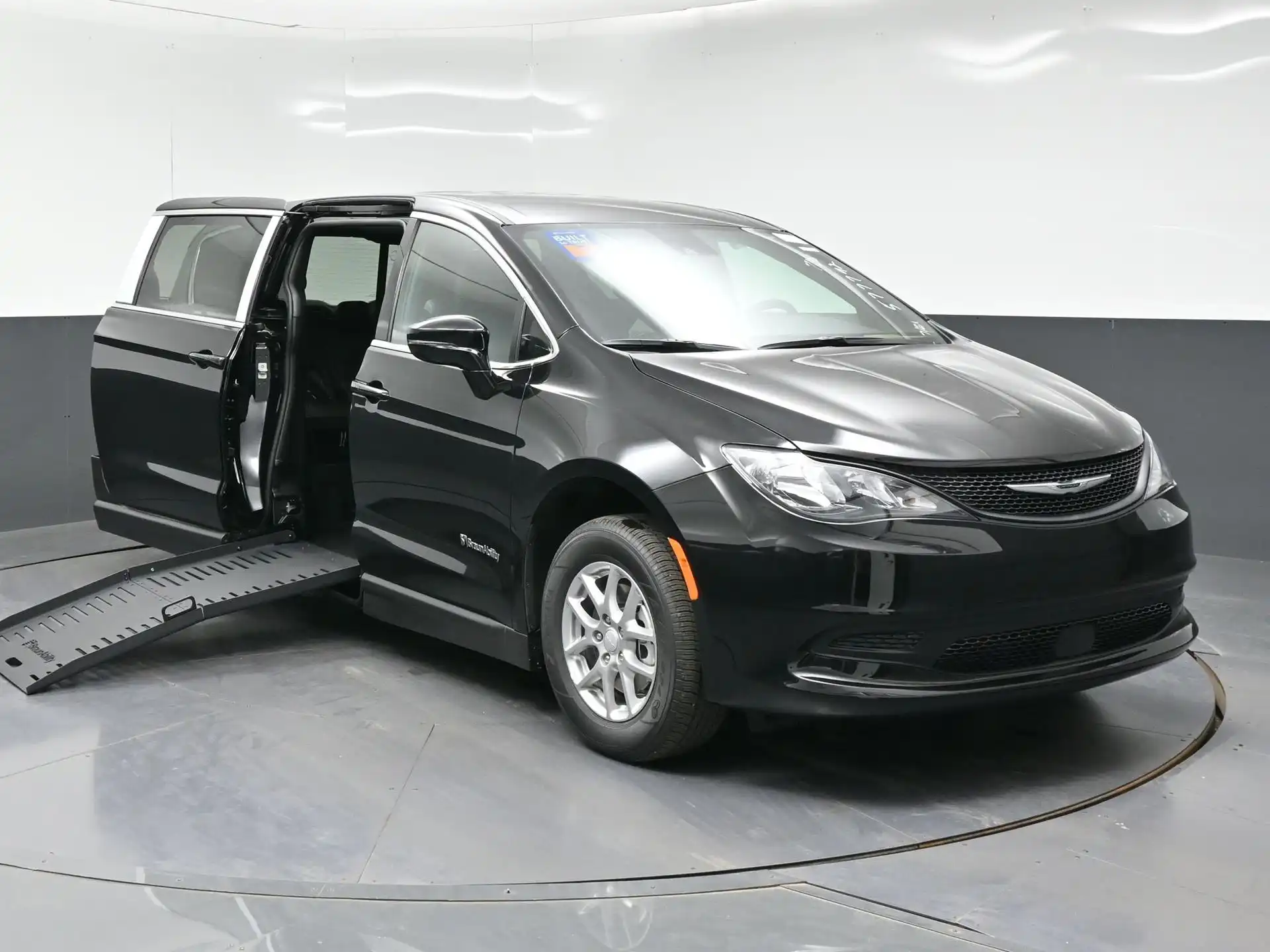 2027 Chrysler Voyager LX's photo