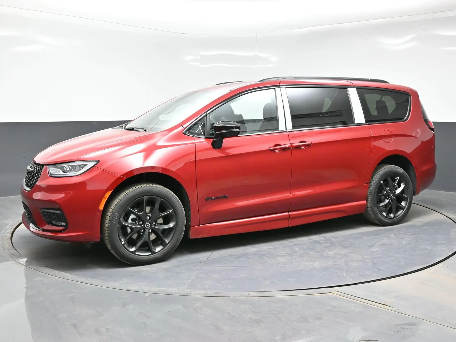 2026 Chrysler Pacifica Select photo 3