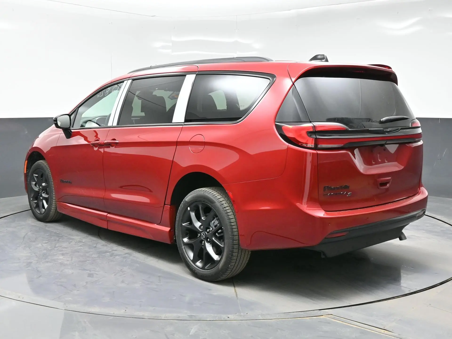 2026 Chrysler Pacifica Select photo 5