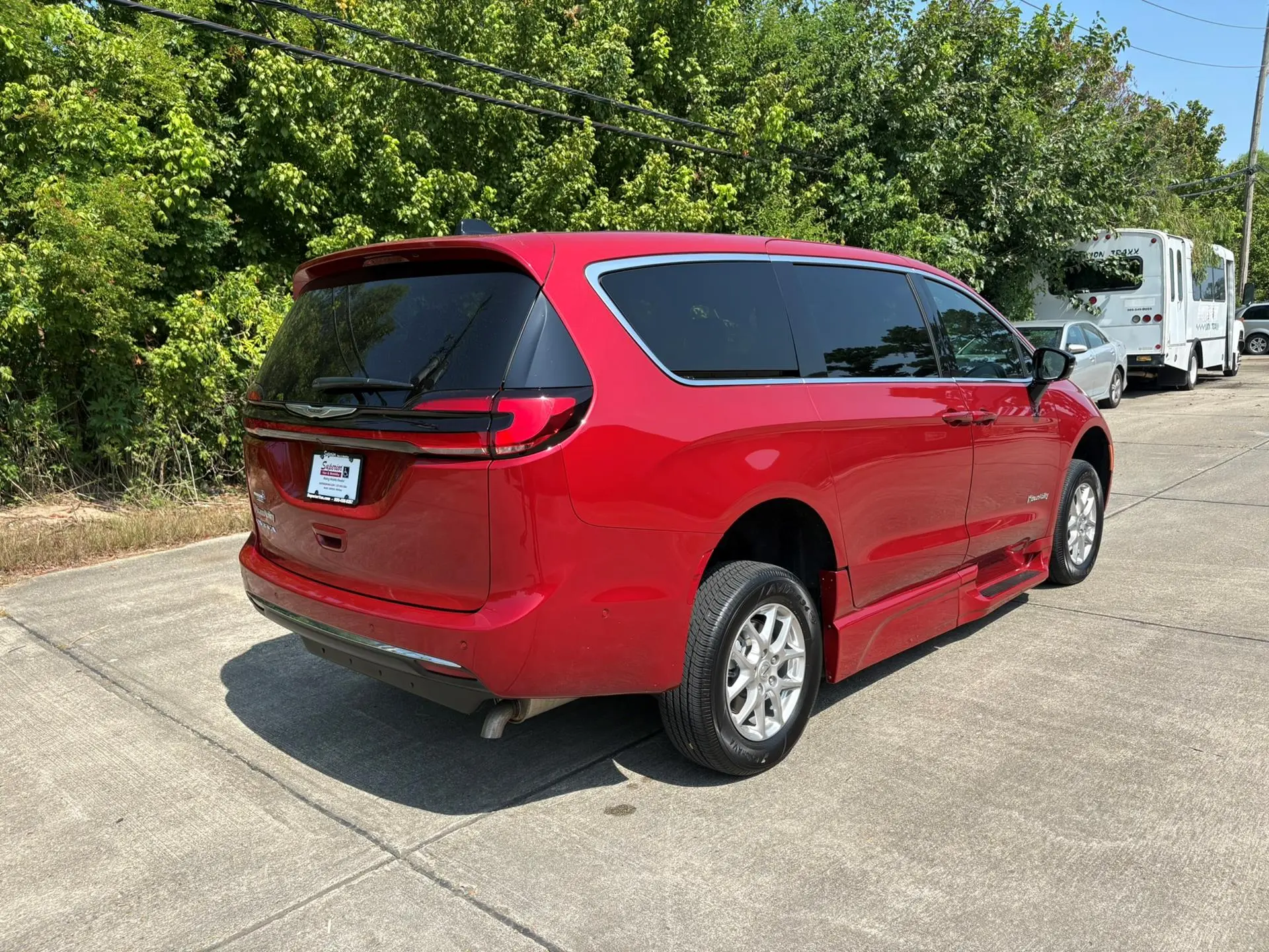 2025 Chrysler Pacifica Select photo 5