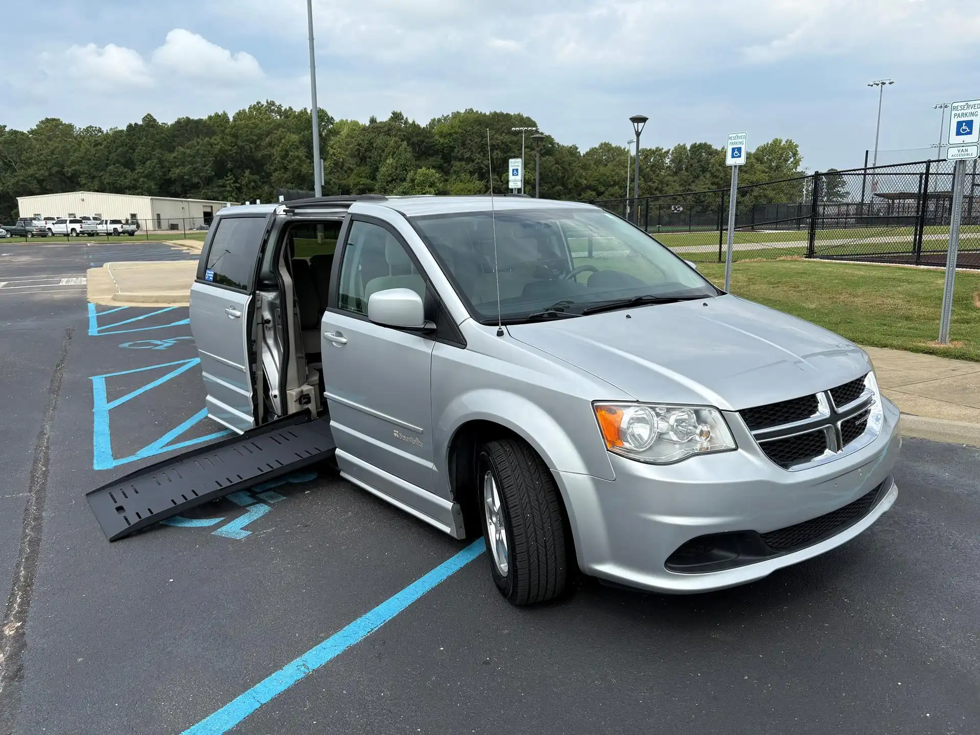2012 Dodge Grand Caravan SXT's photo