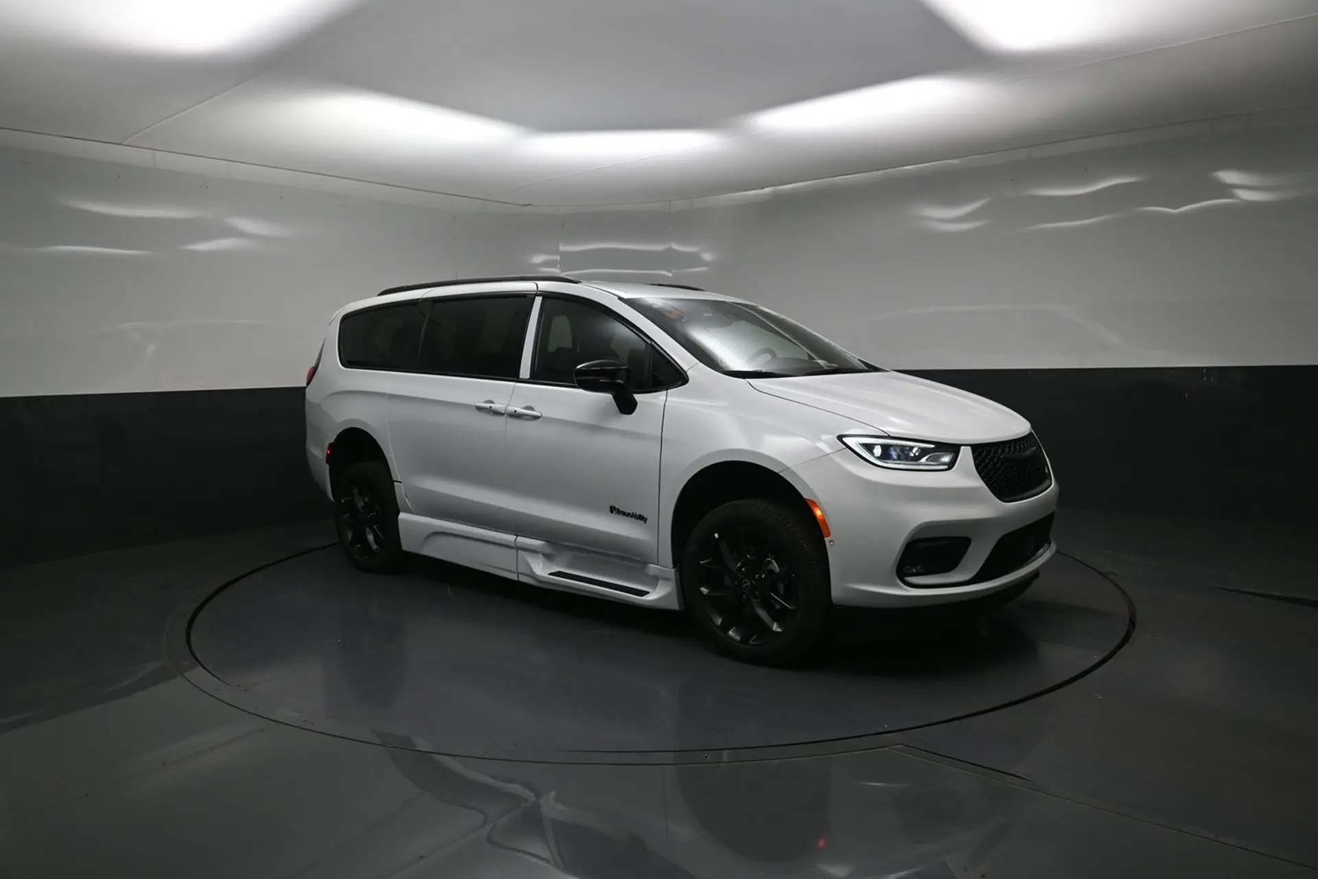 2026 Chrysler Pacifica Select photo 5