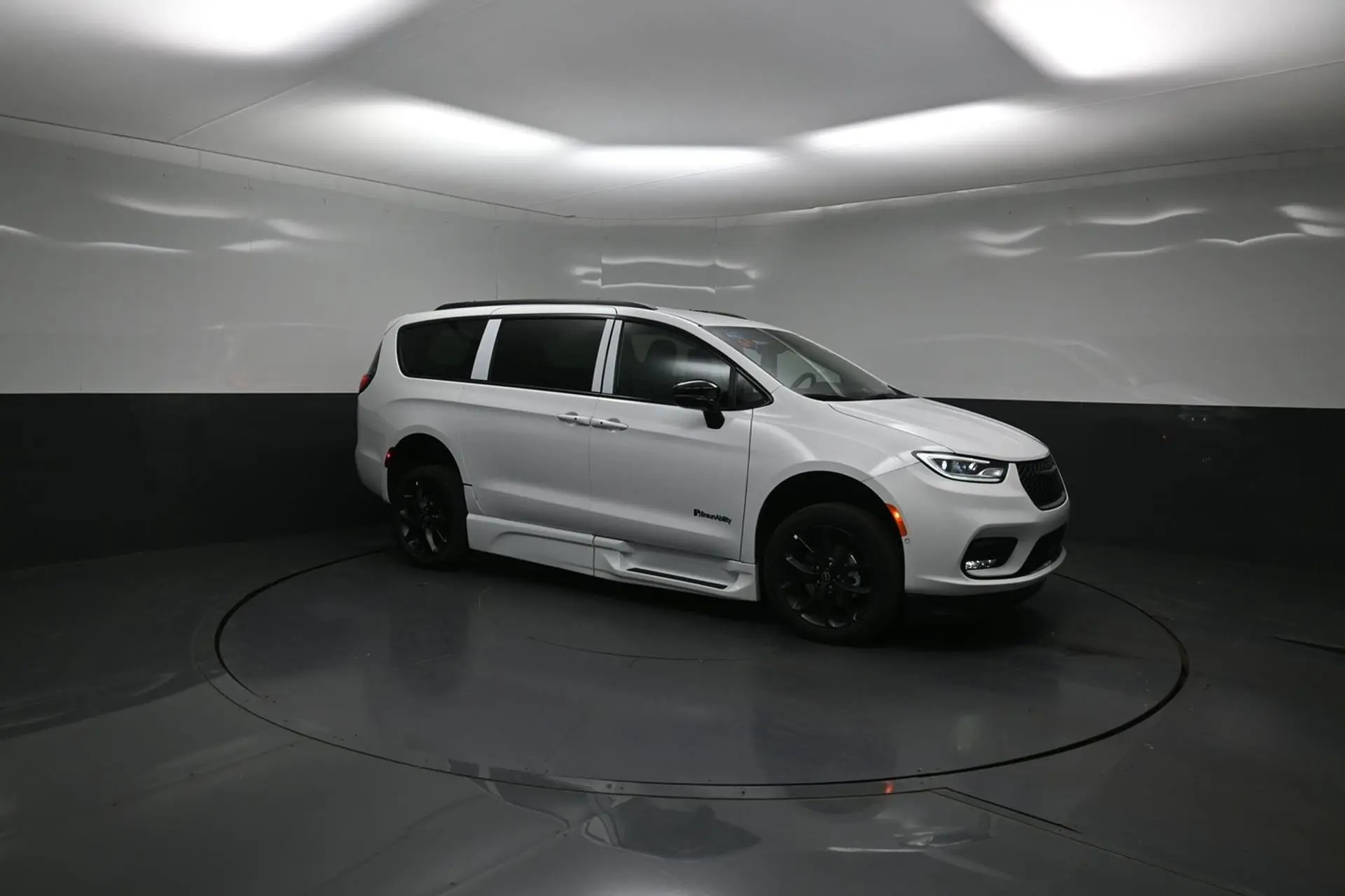 2026 Chrysler Pacifica Select photo 5