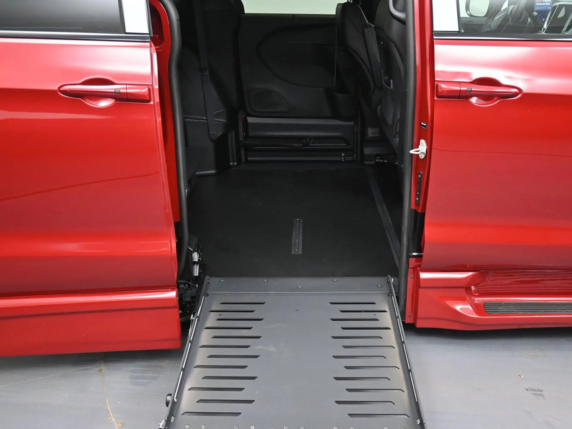 2026 Chrysler Pacifica Select photo 3