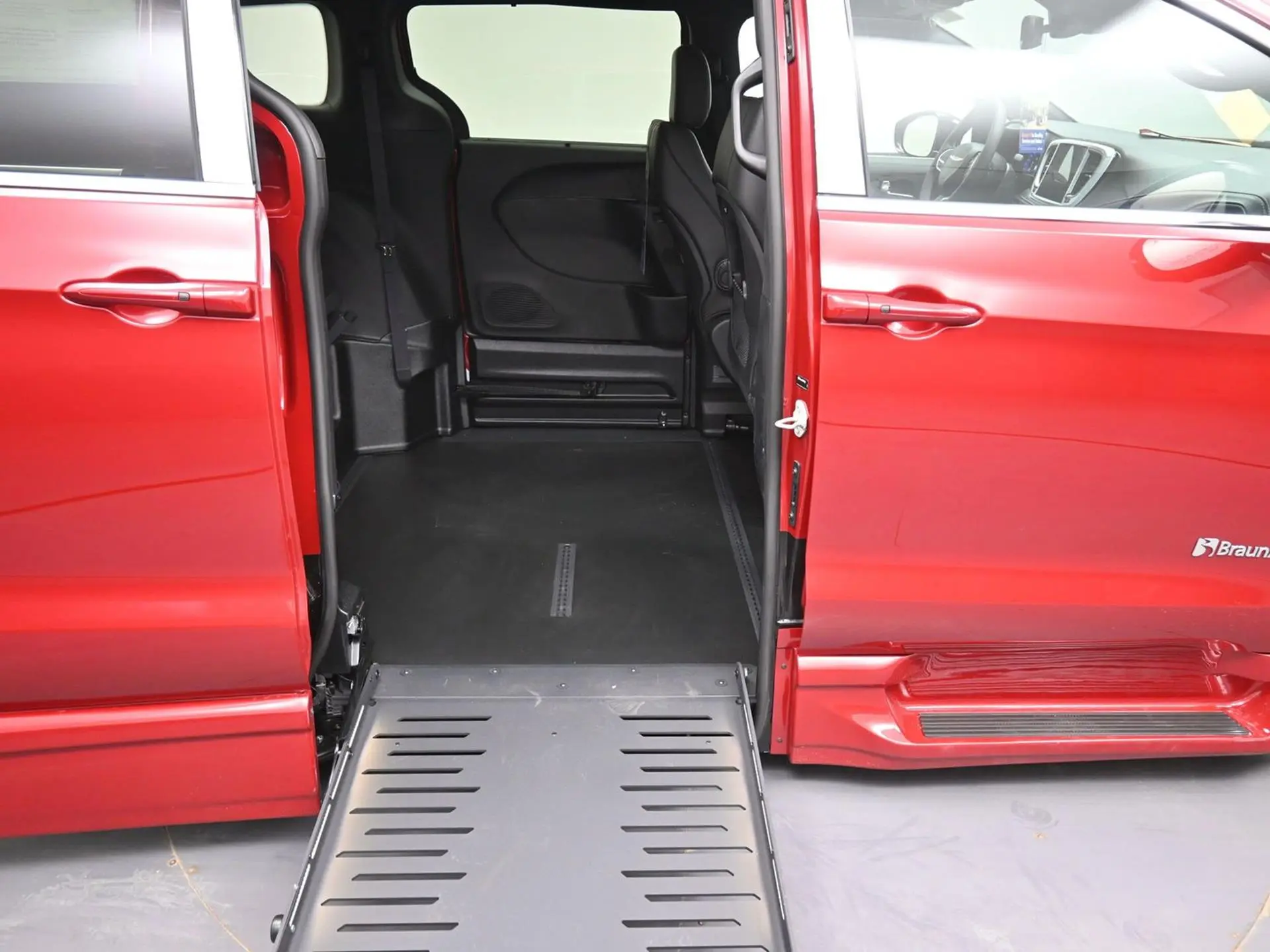 2026 Chrysler Pacifica Select photo 3