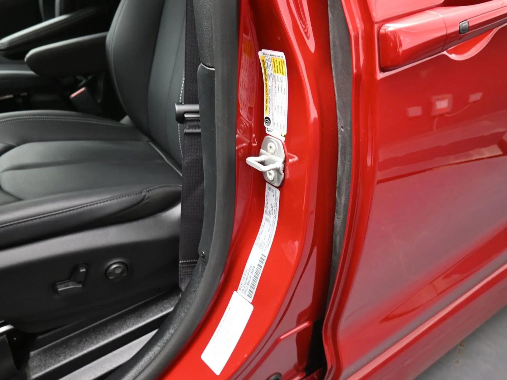 2026 Chrysler Pacifica Select photo 5