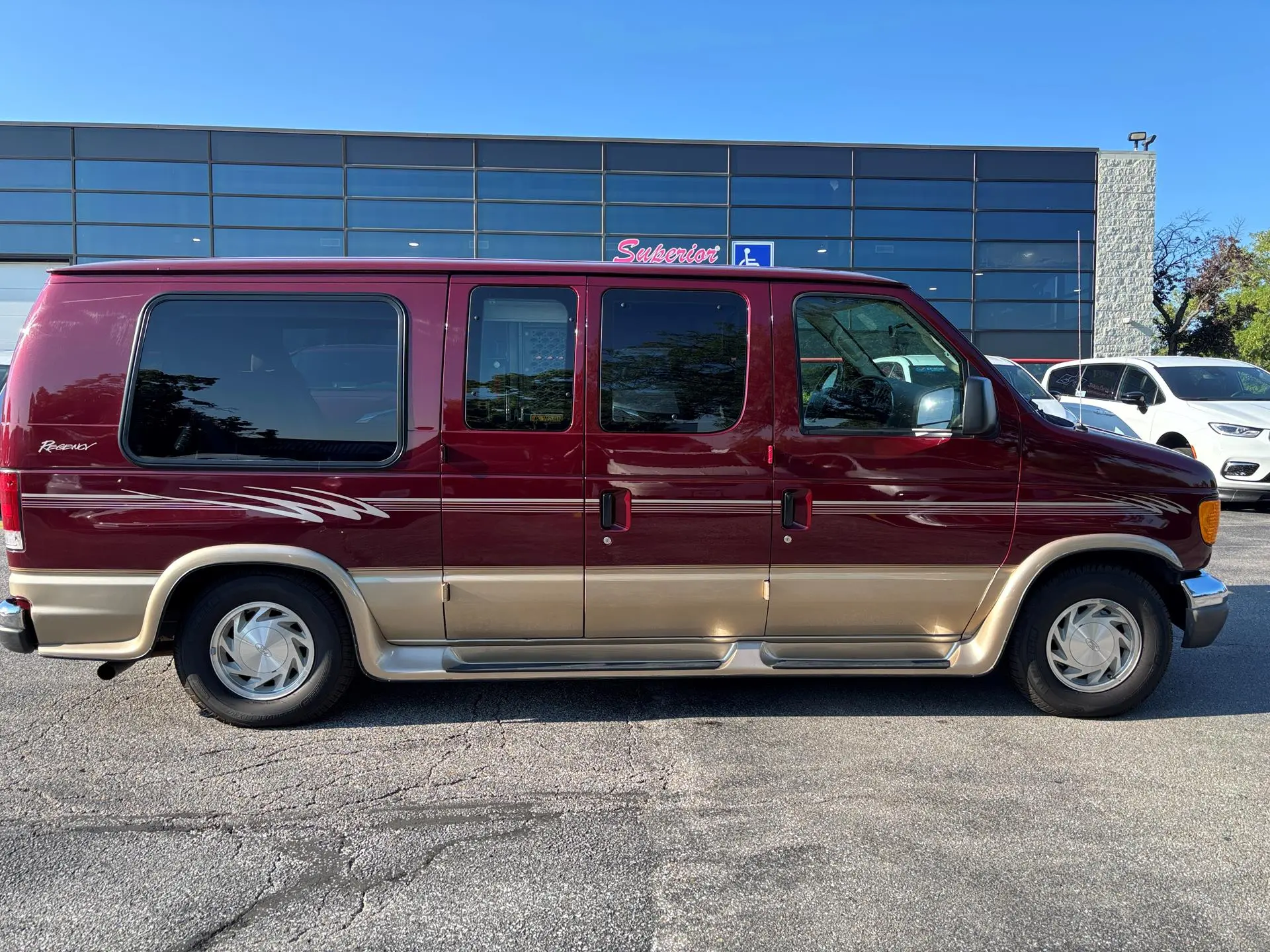 2003 Ford E-Series E-150 Van photo 5