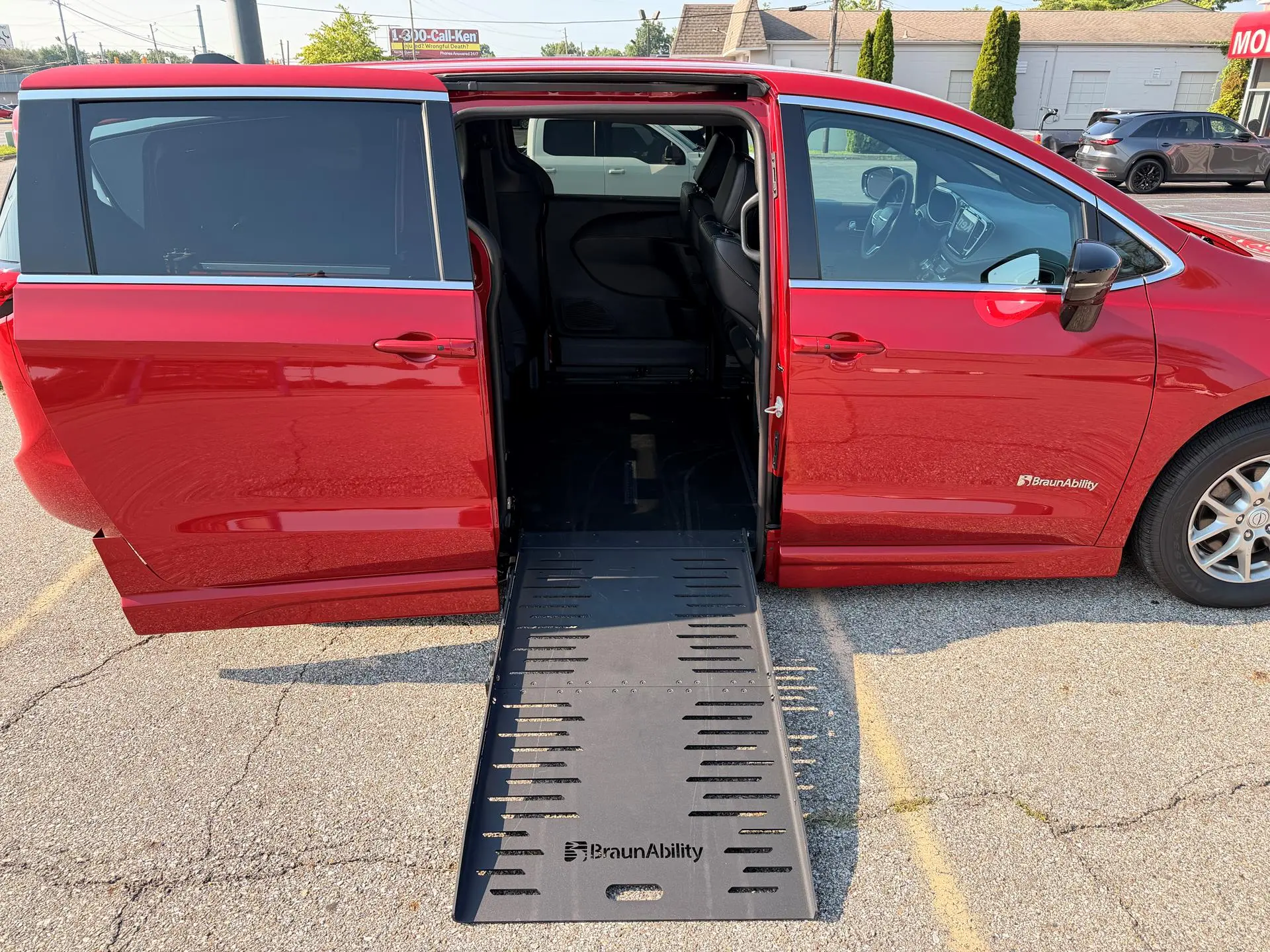 2026 Chrysler Pacifica Select photo 5