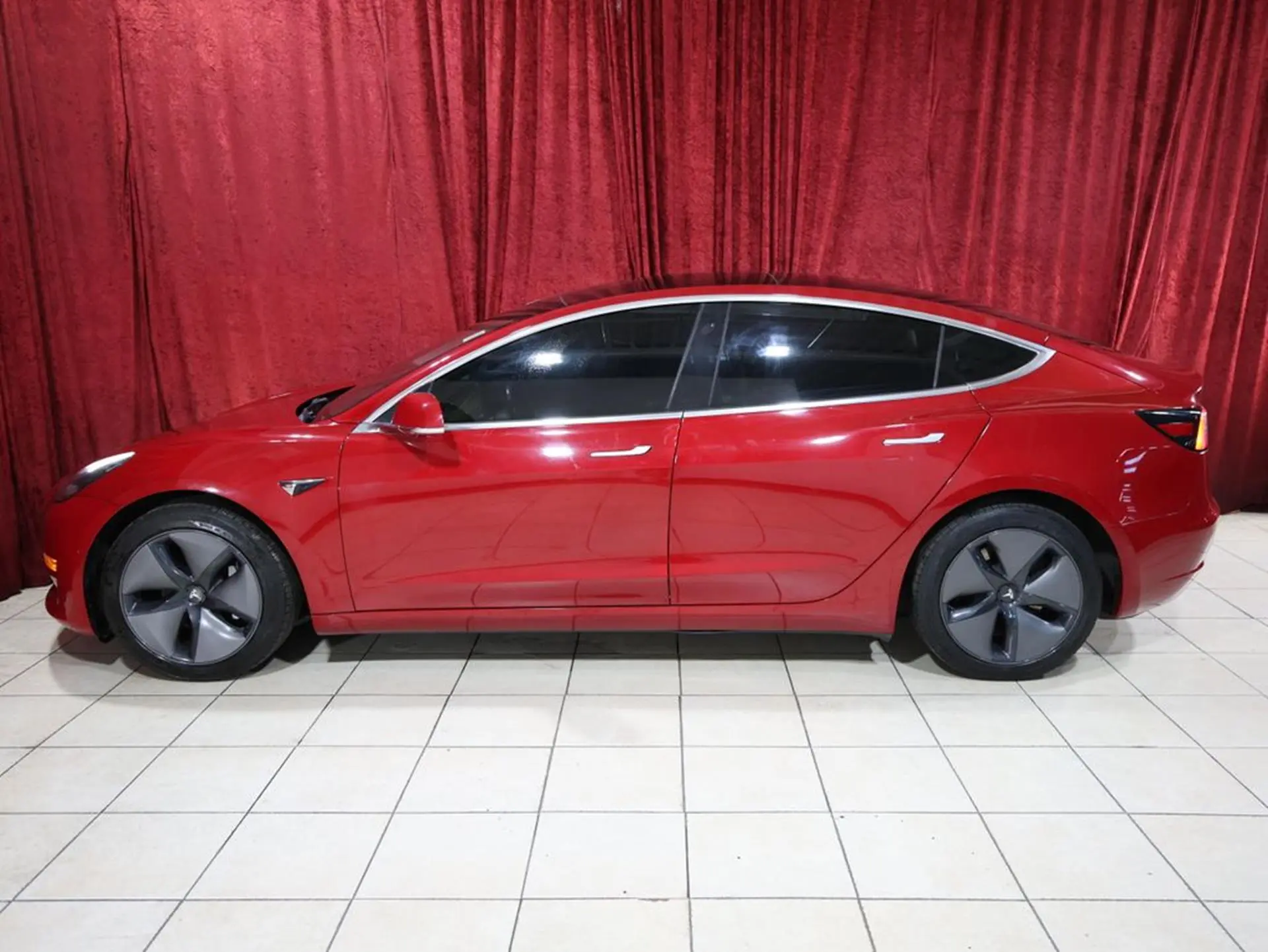 2018 Tesla Model 3 Long Range photo 4