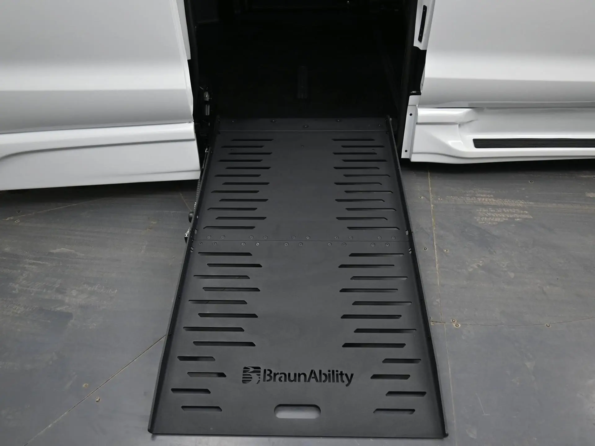 2026 Chrysler Pacifica Select photo 3
