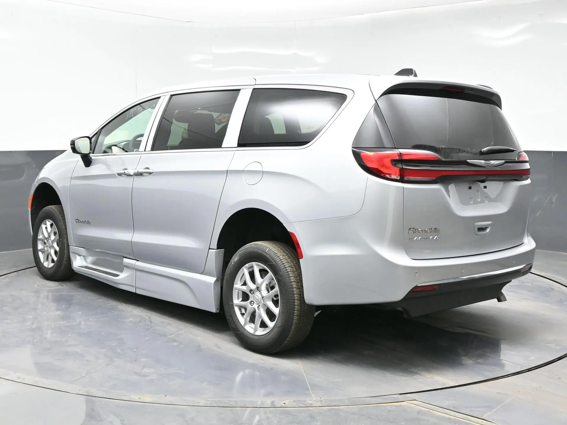 2026 Chrysler Pacifica Select photo 5