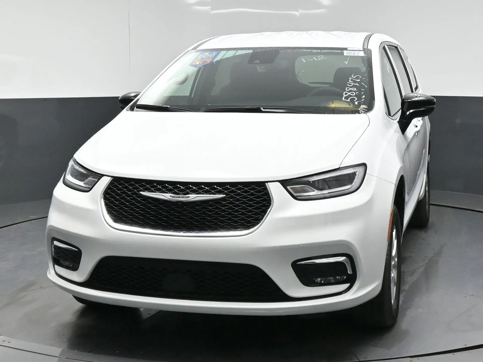2025 Chrysler Pacifica Select photo 3