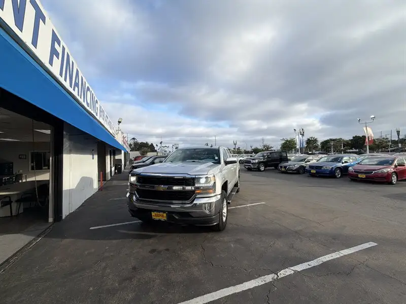 2016 Chevrolet Silverado 1500 LT Double Cab Std Box photo 1
