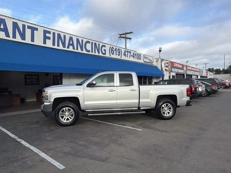 2016 Chevrolet Silverado 1500 LT Double Cab Std Box photo 3