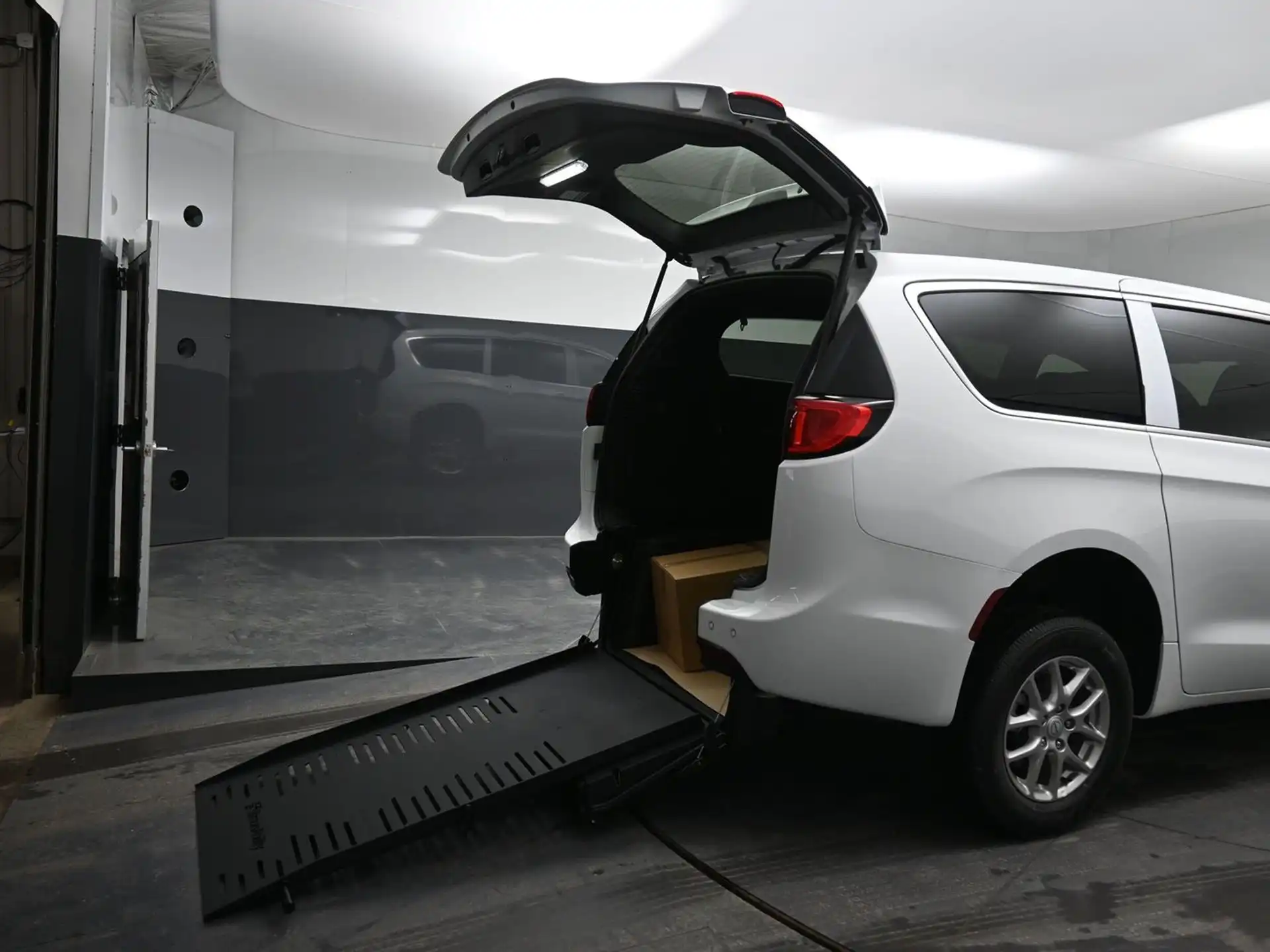 2025 Chrysler Voyager LX's photo