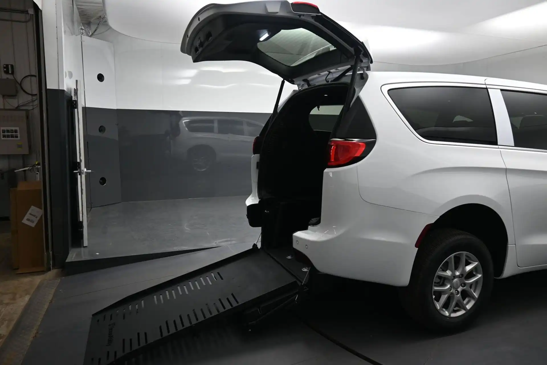 2027 Chrysler Voyager LX's photo