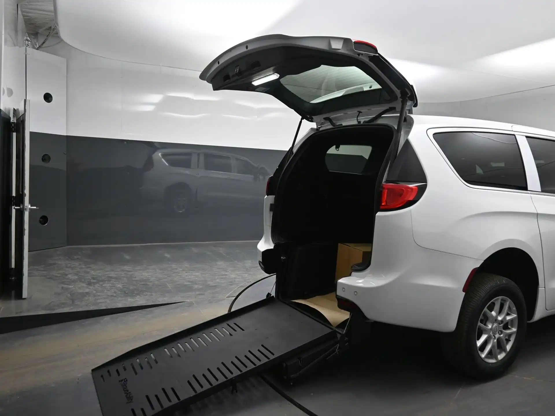 2025 Chrysler Voyager LX's photo